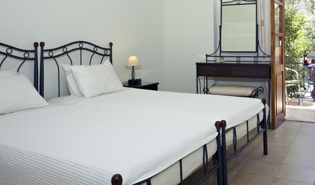 Anniska Hotel Kardhamili Eksteriør billede